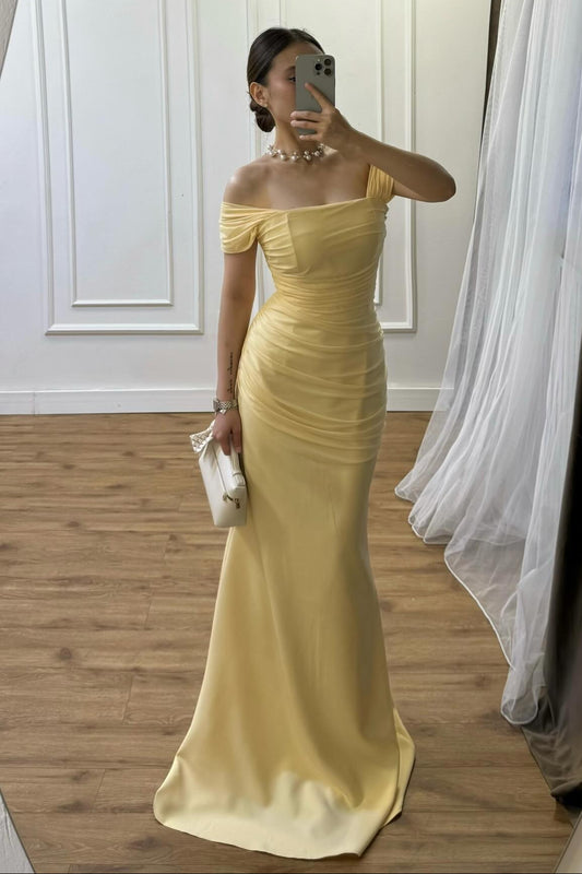 Asymmetrical Off-the-Shoulder Ruched Mermaid Gown