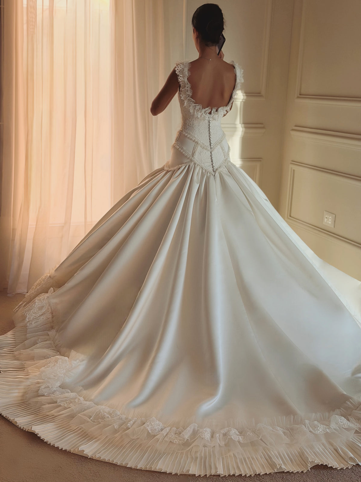 Basque Waist Ball Gown Wedding Dress with Ruffles