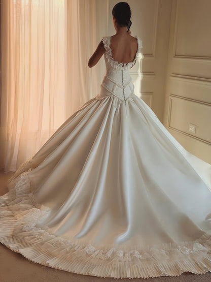 Basque Waist Ball Gown Wedding Dress with Ruffles