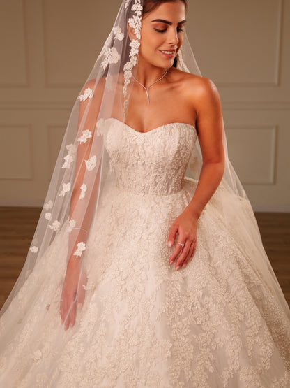 Strapless Sweetheart Lace Ball Gown Wedding Dress