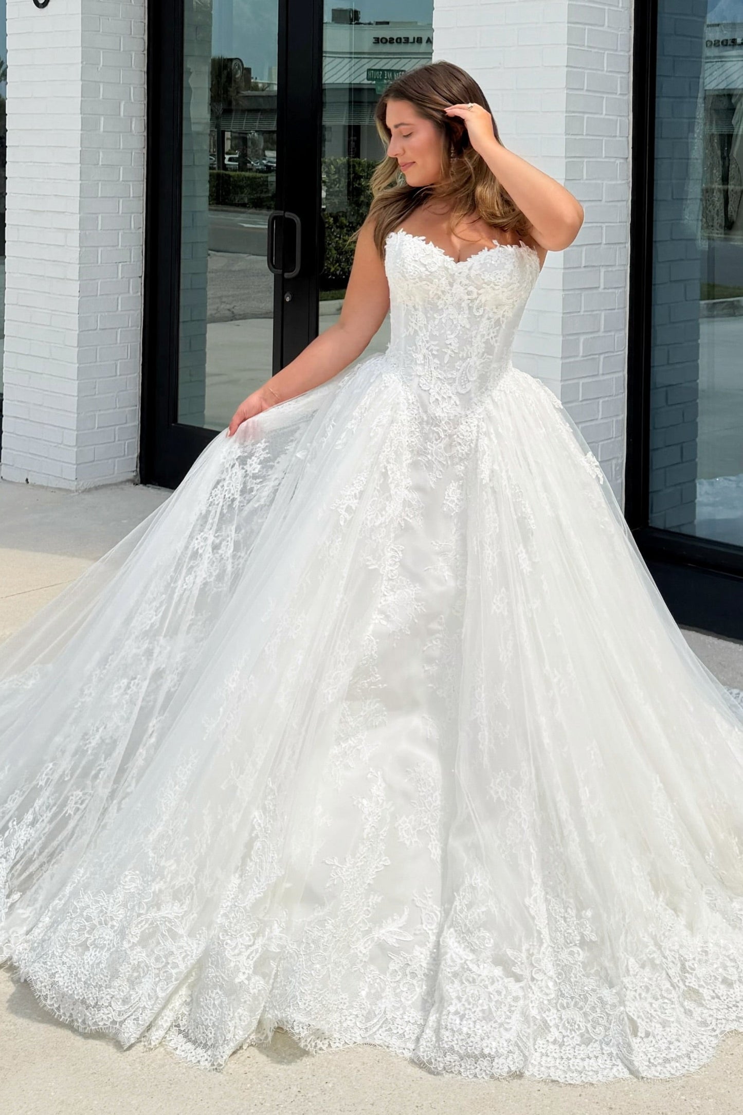 Strapless Sweetheart Lace Ball Gown Wedding Dress