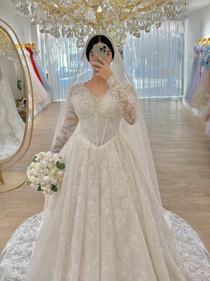 Corset Lace Ball Gown Wedding Dress with Long Sleeves