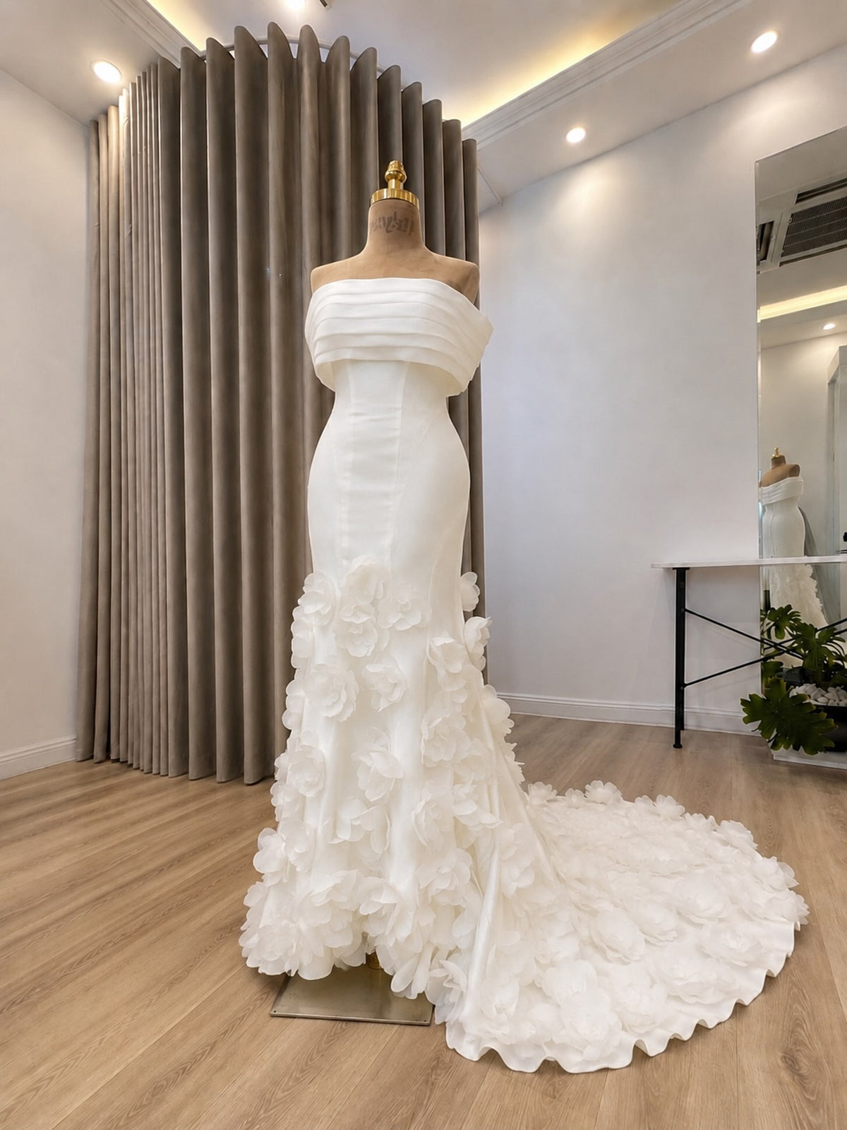 Strapless Mermaid Wedding Dress with 3D Floral Train