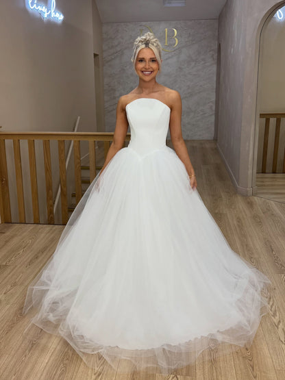 Strapless Tulle Ball Gown Wedding Dress