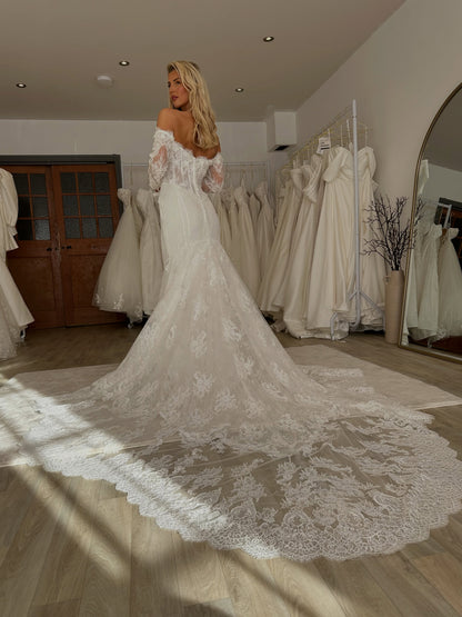 Lace Off-the-Shoulder Long Sleeve Mermaid Wedding Dress