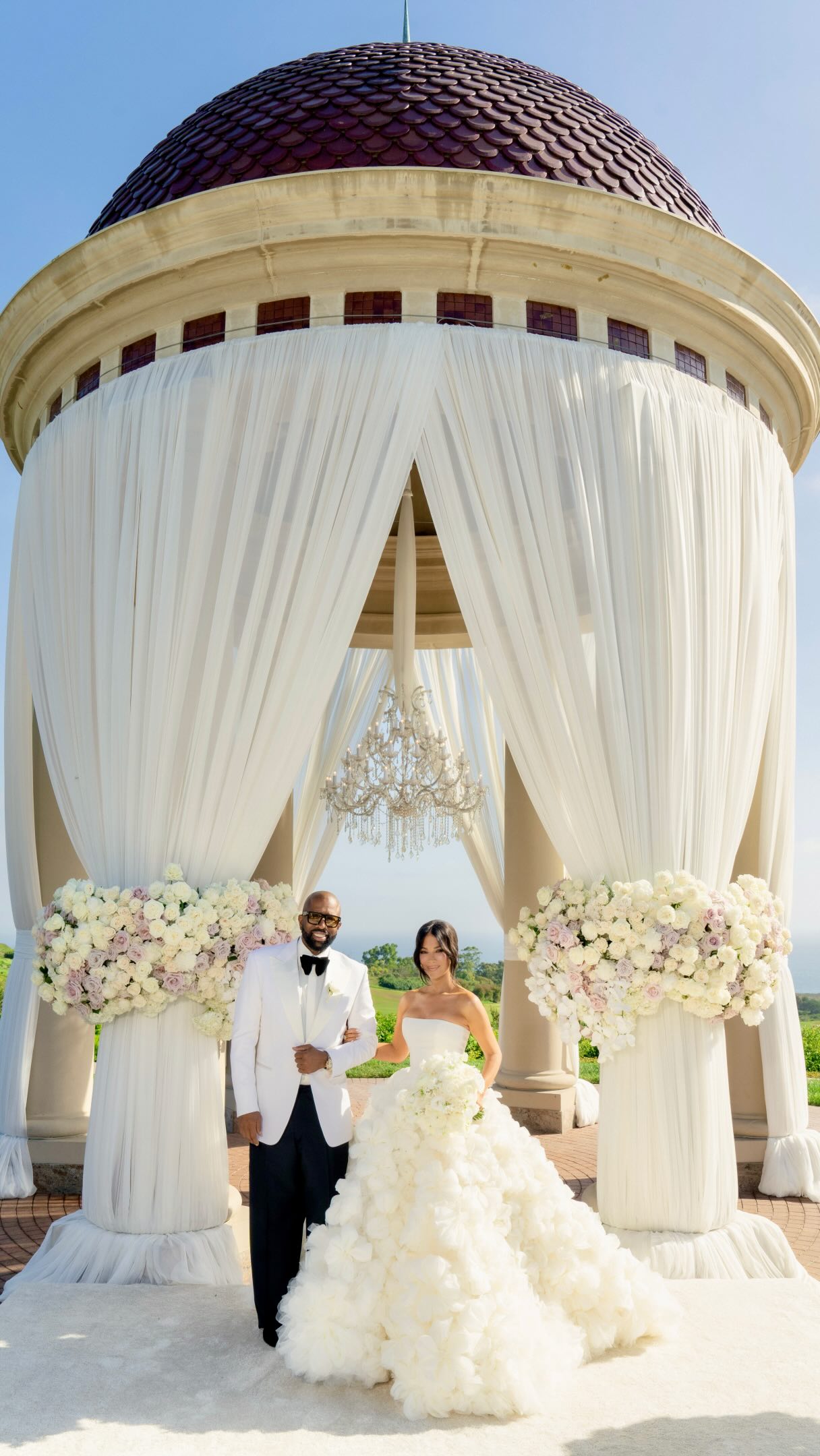 Strapless 3D Floral Rosette Tulle Ball Gown Wedding Dress