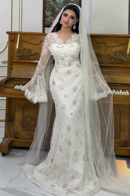 Scalloped V-Neck Mermaid Lace Bridal Gown