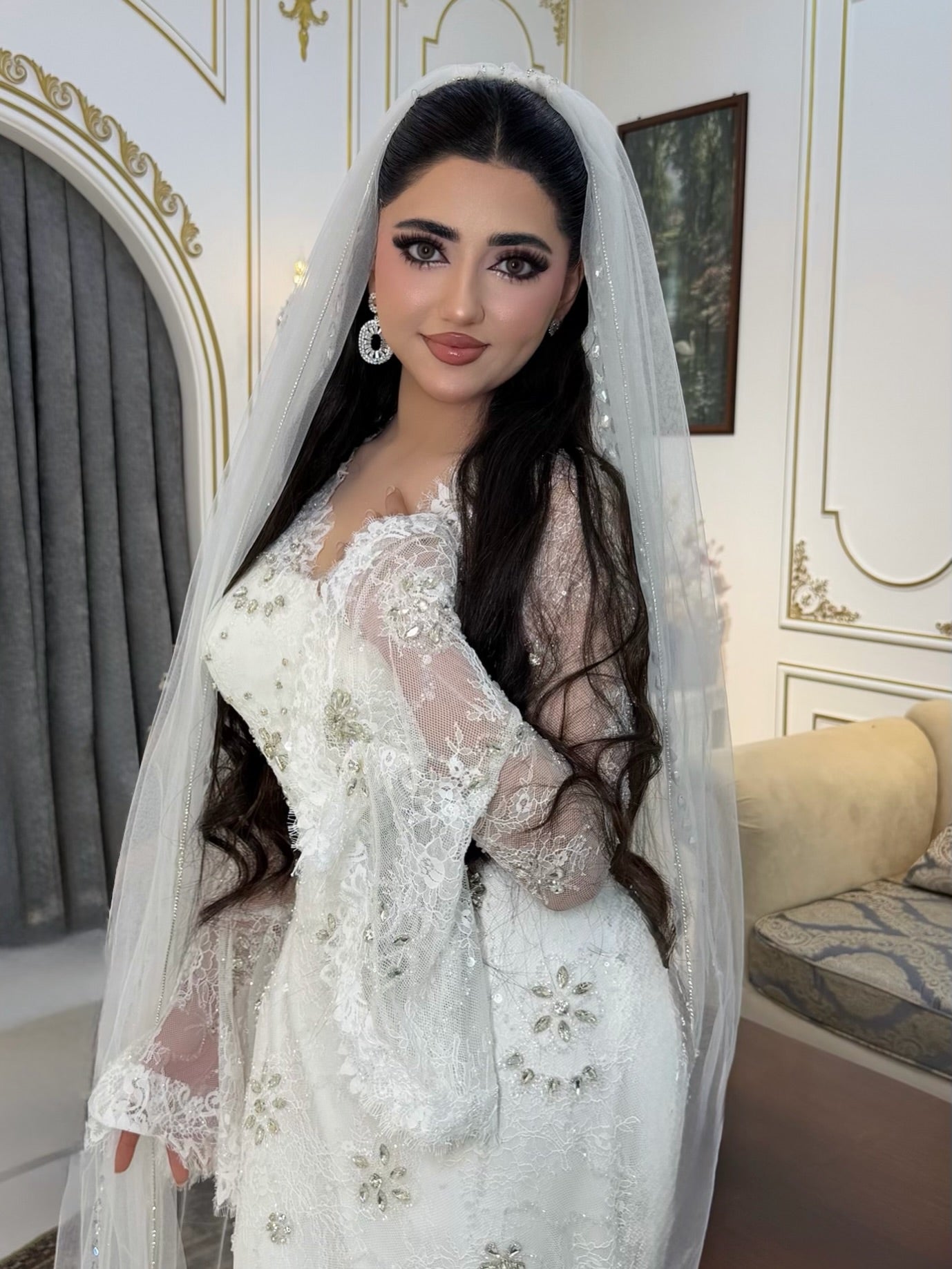 Scalloped V-Neck Mermaid Lace Bridal Gown