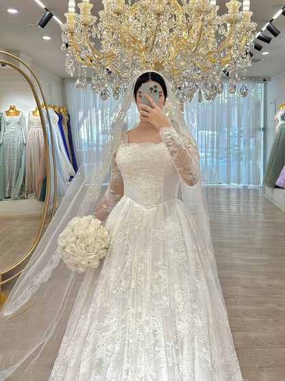 Scalloped Square Neck Lace Long Sleeve Wedding Dress