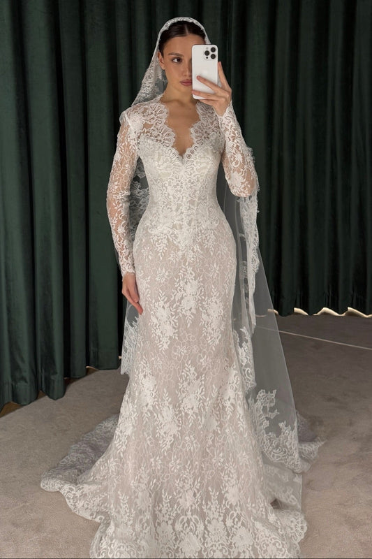 Scalloped V-Neck Lace Mermaid Bridal Gown