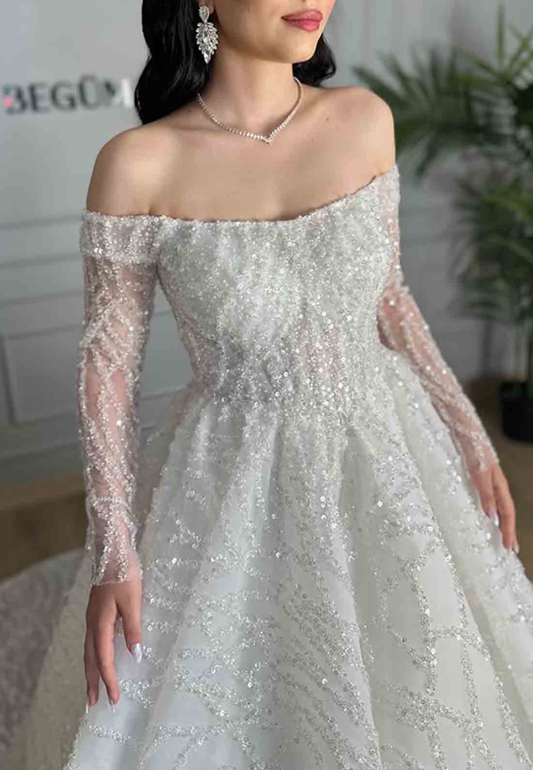 Sparkly A-Line Sequined Court Train Long Sleeves Empire Wedding Dresses