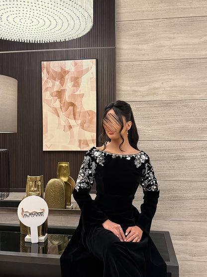 Elegant Black Long Sleeve Sequins Applique A-Line Floor-Length Evening Dress