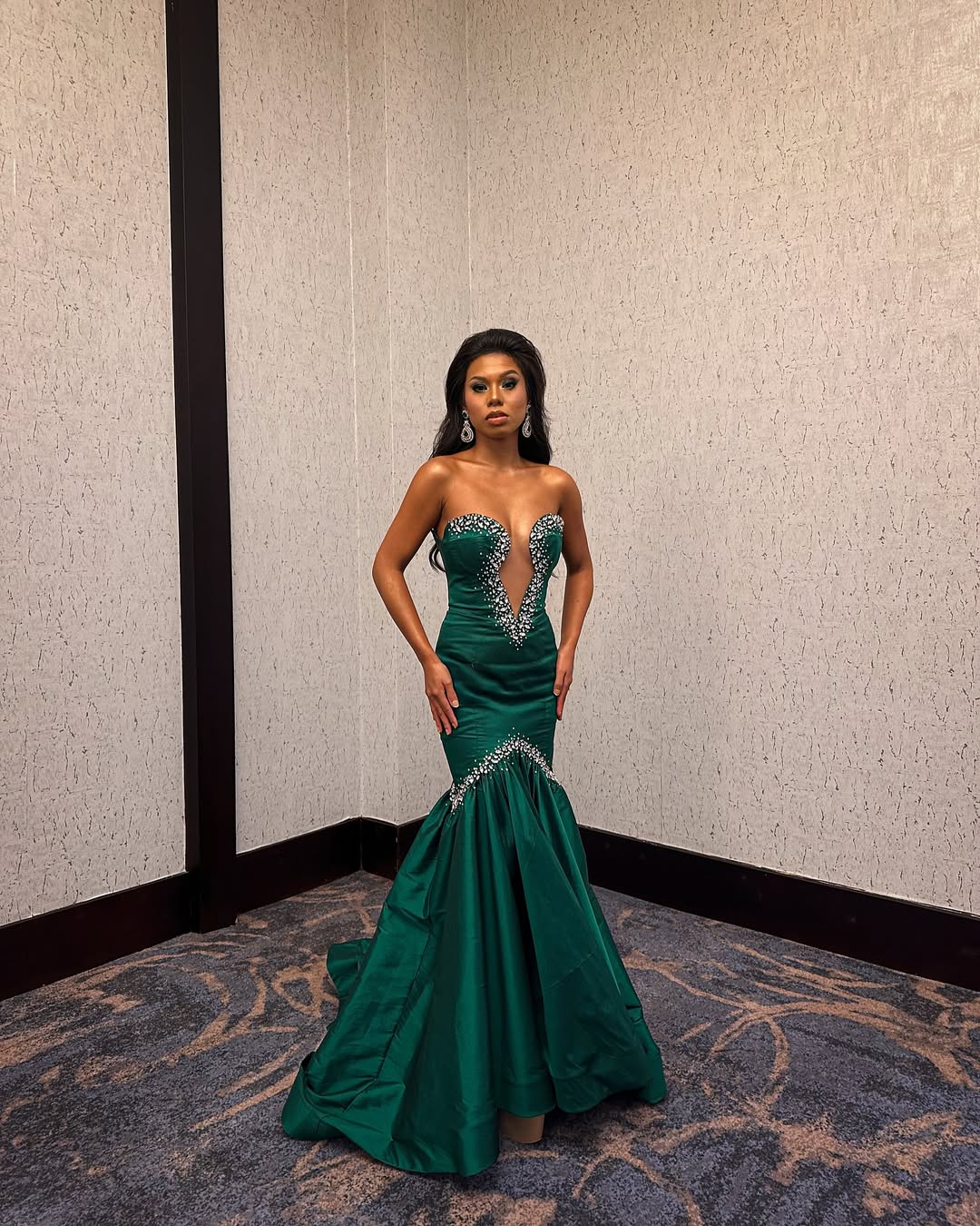 Dark Green Sleeveless Prom Dress Mermaid Satin with Rhinestones