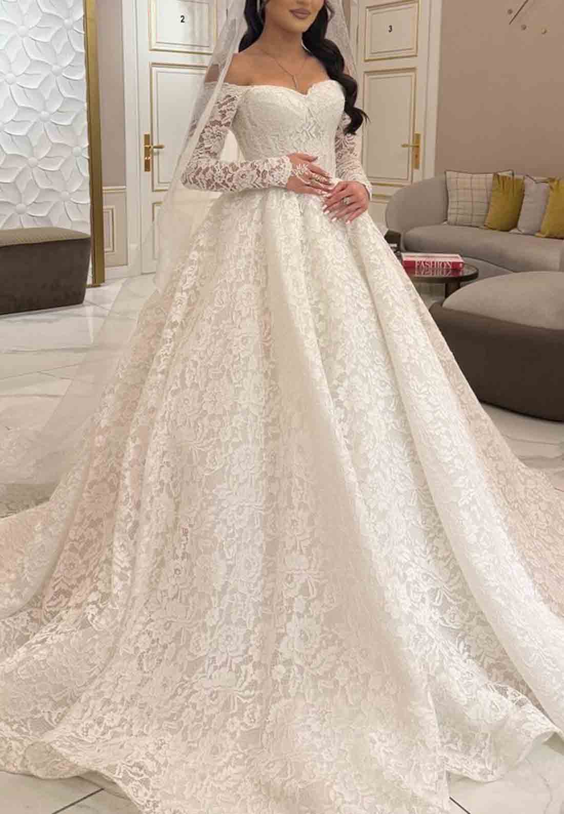 Sweetheart Long Sleeves Lace Chapel Train Empire Princess Wedding Dresses