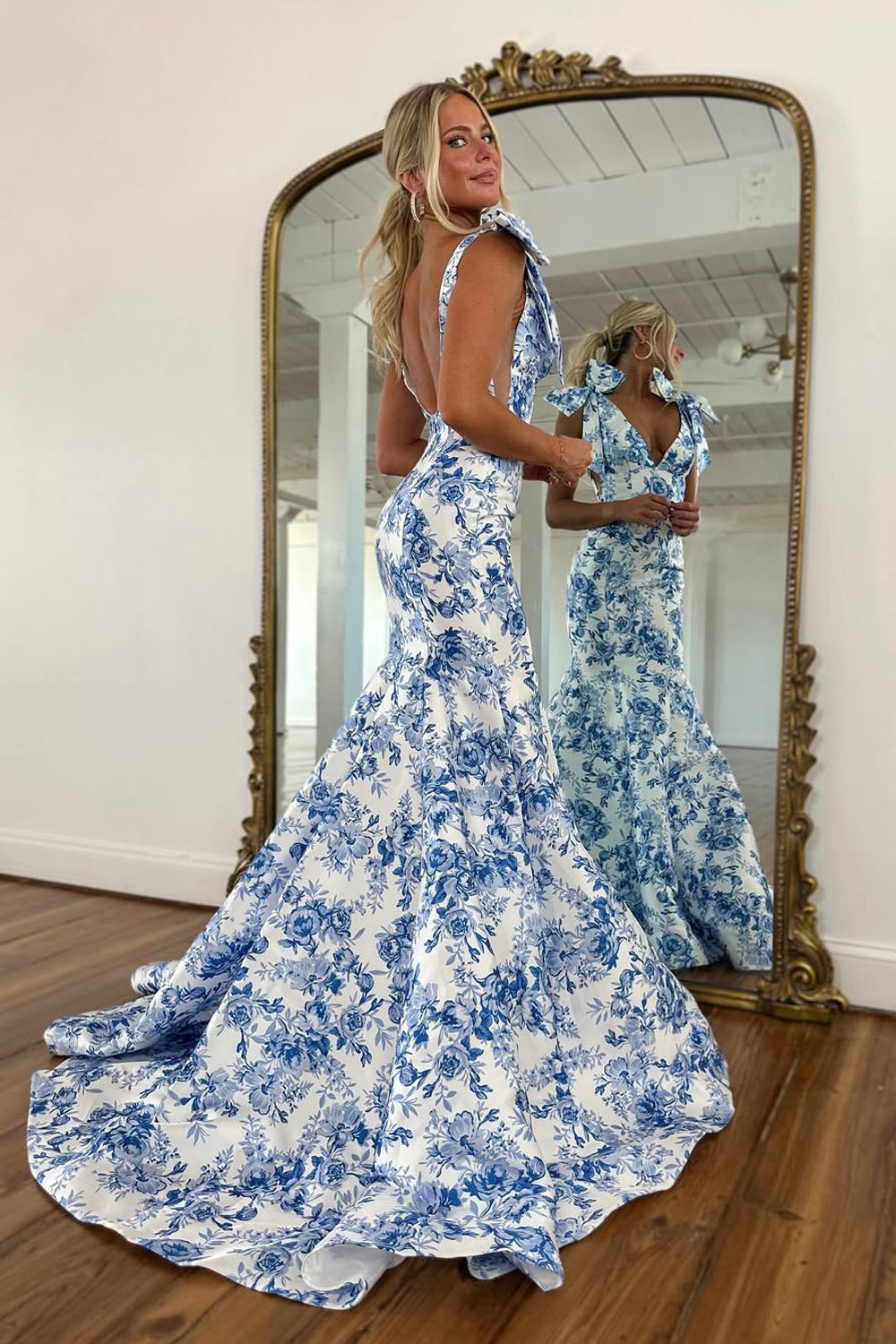 Fashion Mermaid V Neck Flower Print Satin Prom Dress