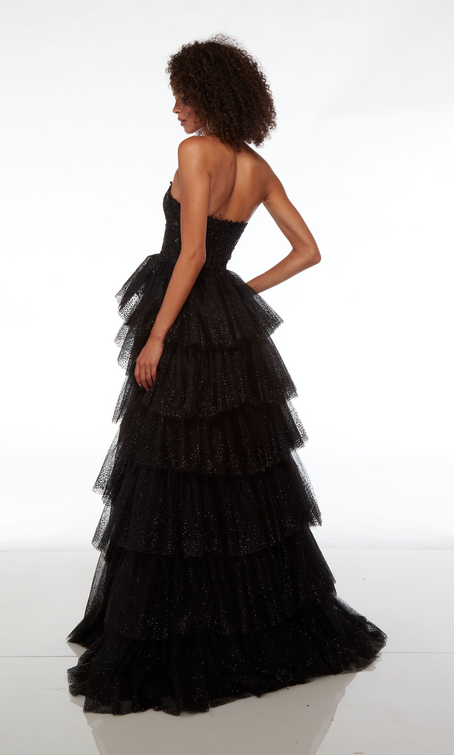 Black Sweetheart Prom Dress Sleeveless Applique Tulle with Gloves