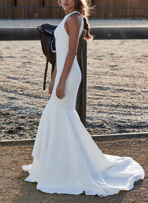 Elegant Mermaid Fitted Back Hole Wedding Dress