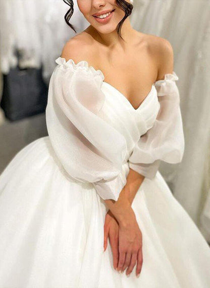 Elegant Sweetheart Organza Sweep Train Wedding Dress Ruffle