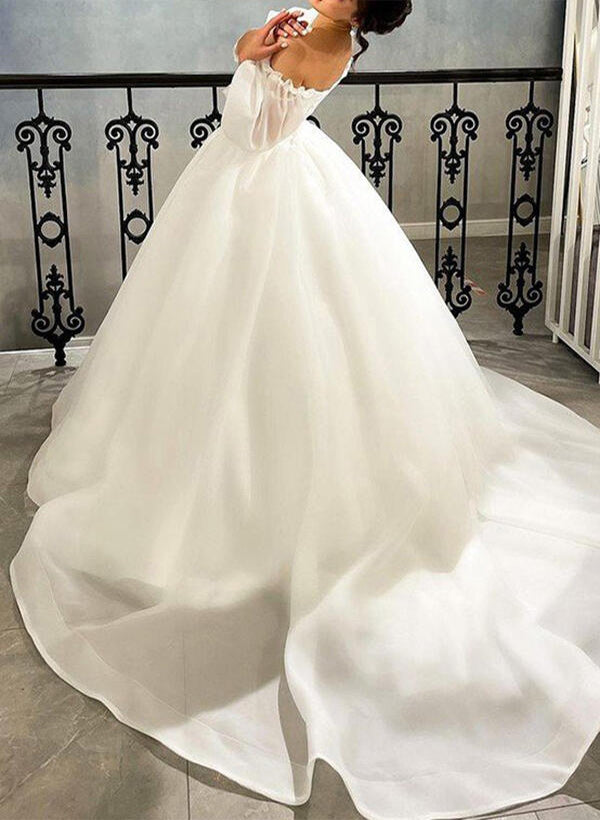 Elegant Sweetheart Organza Sweep Train Wedding Dress Ruffle