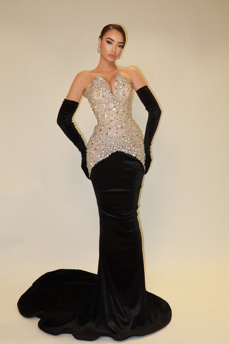 Elegant V-Neck Strapless Mermaid Velvet Prom Dress