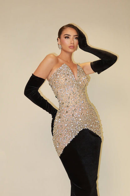 Elegant V-Neck Strapless Mermaid Velvet Prom Dress