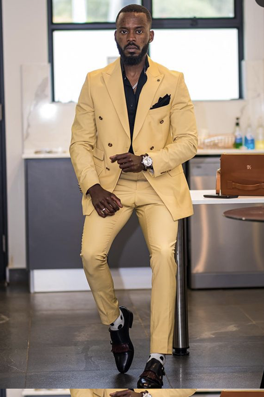 Glamorous Yandel  Yellow Peaked Lapel Groom Suits With Double Breasted Gentle