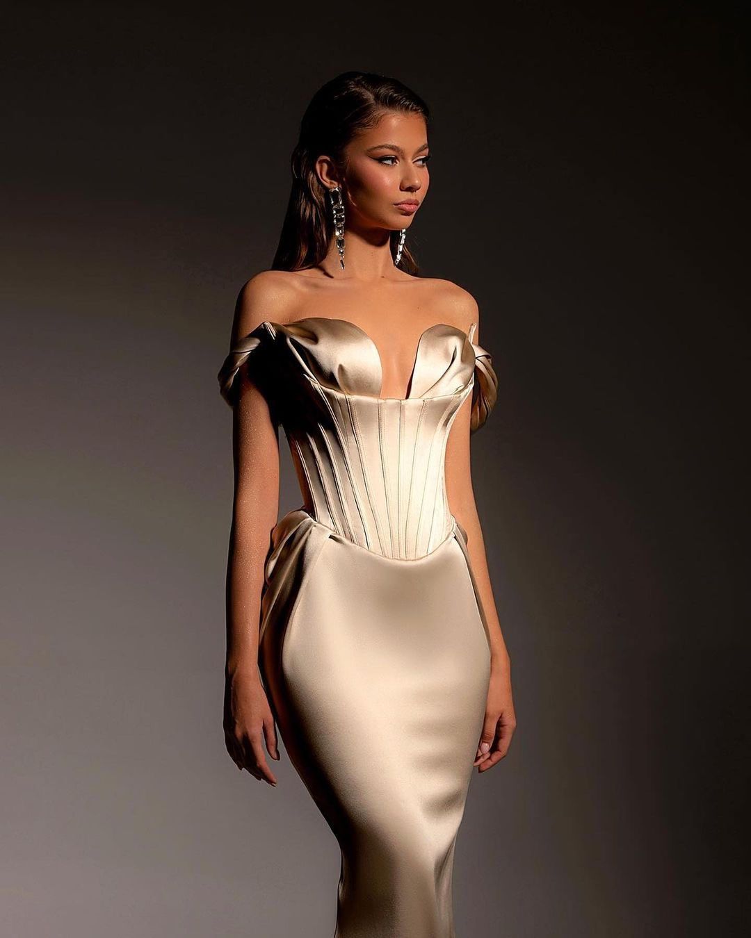 Vintage Gold Mermaid Prom Dress Off-the-Shoulder with Retro