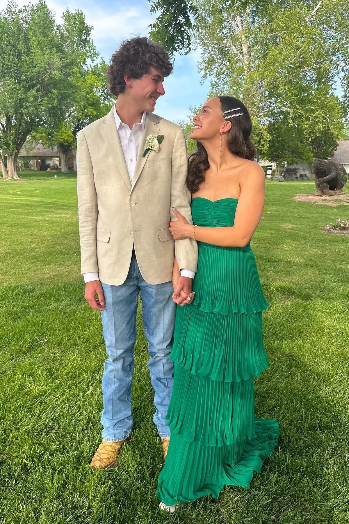 Sweetheart Strapless Tiered A-line Prom Dress Sleeveless Pleated Chiffon Floor-Length Party Gowns