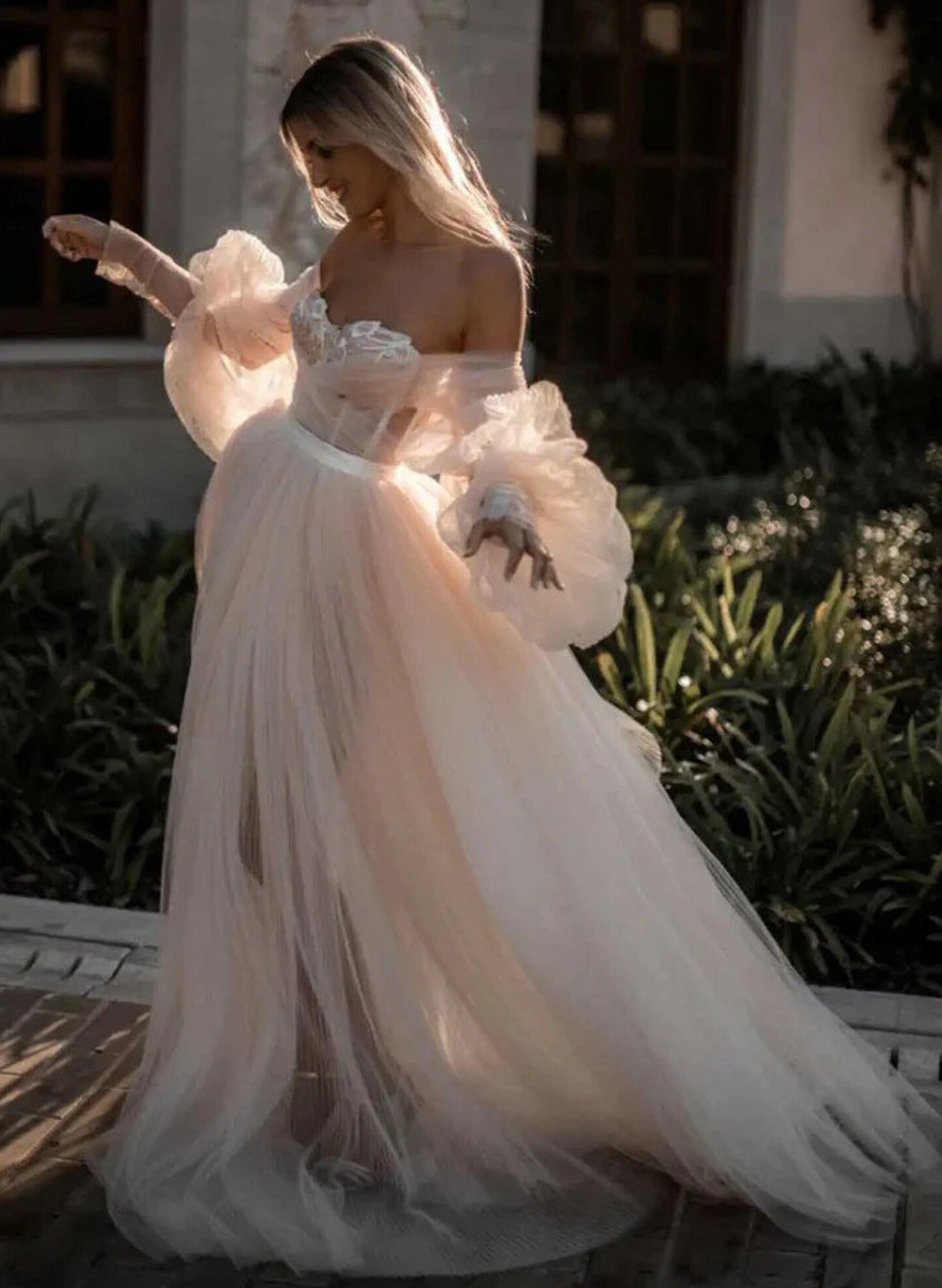 Romantic Long Sleeves Off-The-Shoulder Wedding Dresses Lace