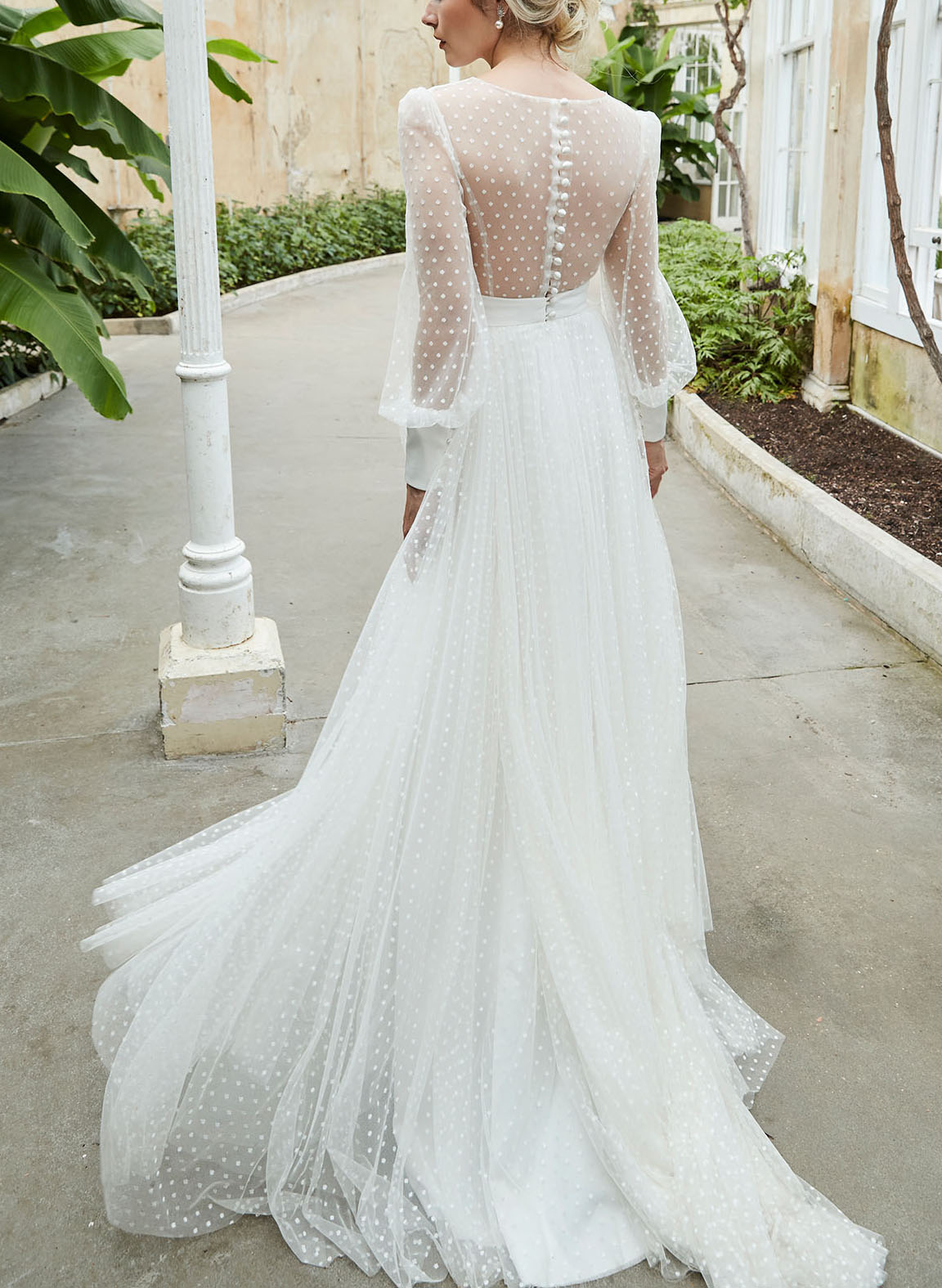 V-Neck Long Sleeves Tulle Chic A-line Wedding Dresses